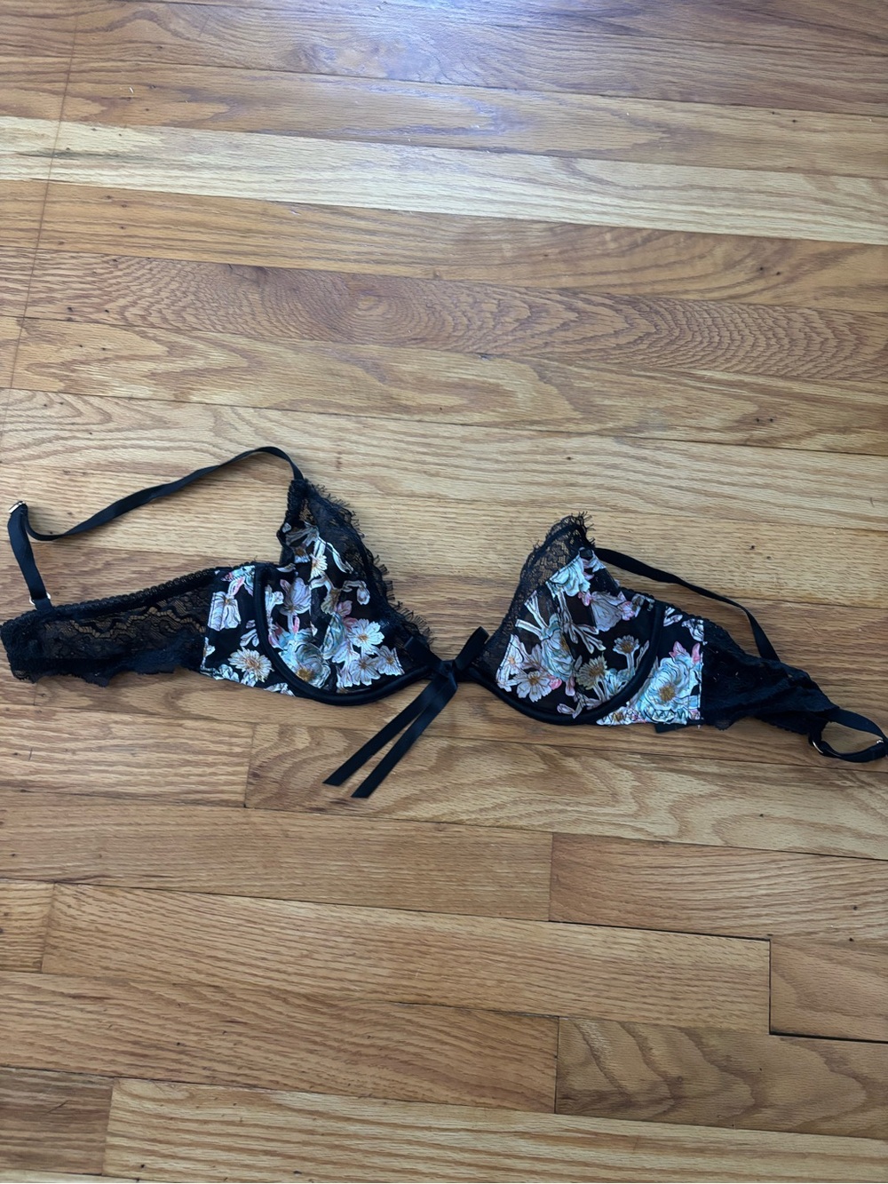 Victoria’s Secret Black Floral Lace Unlined Bra
